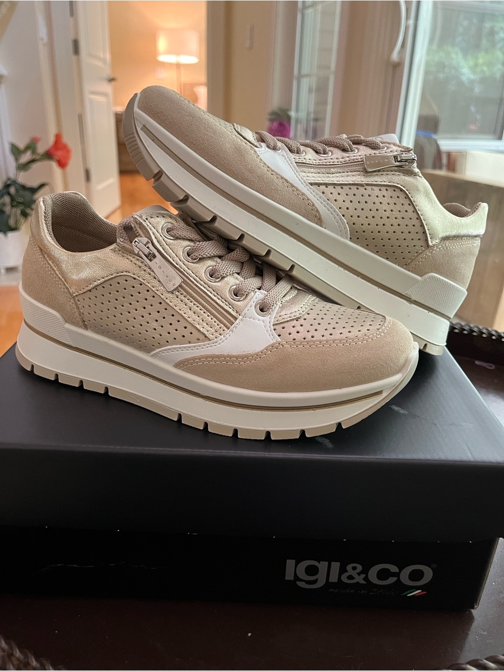 Igi&Co Beige Platform Perforated Sneakers for Women size 7 . Memory foam. NWT